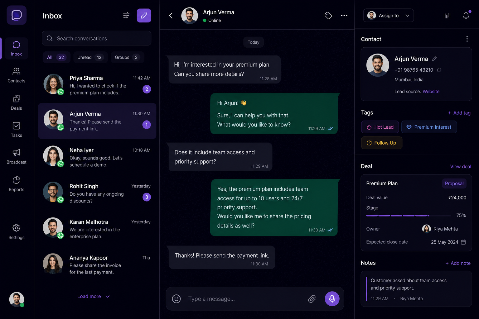 Inbox CRM unificado de Kavro Pro con chats de WhatsApp y mensajería